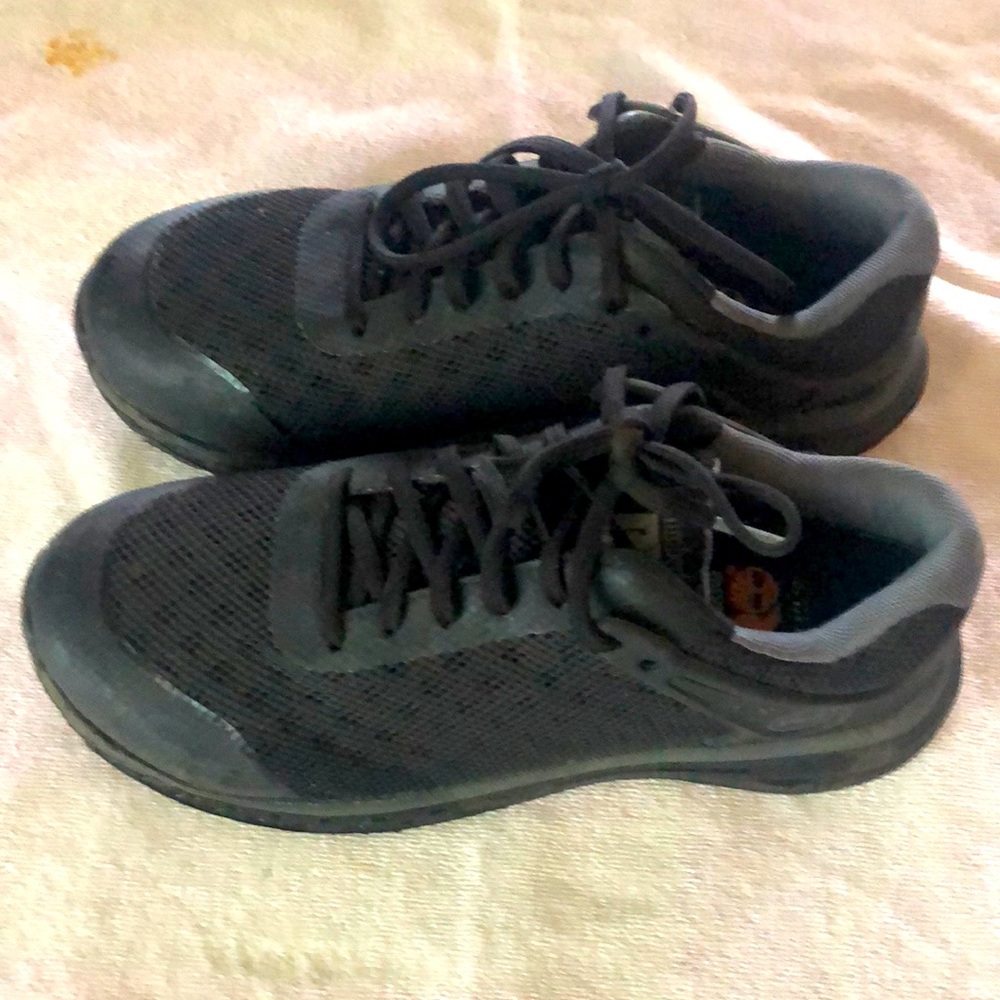 Women’s Timberland Pro Steel toe shoes black.